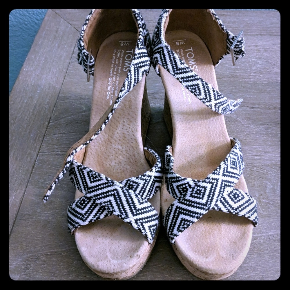 Toms platform shoes